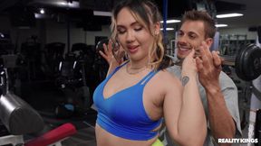 Asian Chubby Babe Tomie Tang Has Sex in the Gym