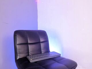 Colombian Trans Wiggles Her Rod Whilst Bouncing Ass for YOU