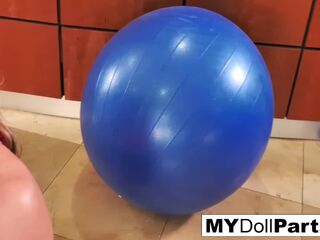 Injured Kayla gets a her feet worshipped by her girlfriend