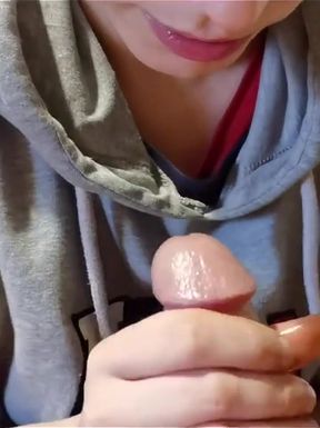 Blowjob in the Couch!! Turn off Your Xbox Honey Need Your Cum