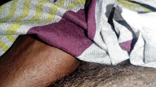 Offentligt klipp av mogna unga asiatiska homosexuella slynor, stor kuk knullad i röven