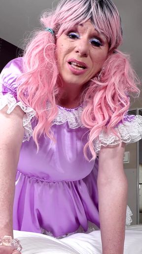 Mature sissy worships cock