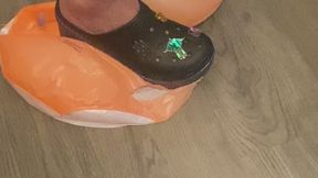 Waterwing crushing in Crocs