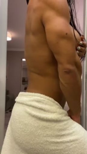 Showing and posing sexy muscle godess in the shower offseason