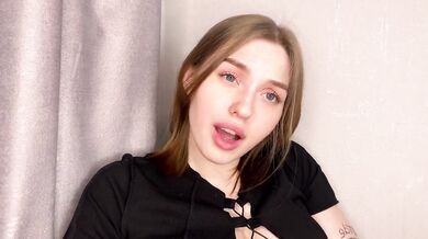 Brunette Gets Juicy When Home Alone and Finds The Spot