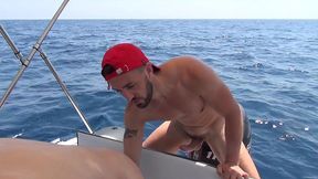 pillonage en d un petit cul serre et imberbe par la bite d un marin b. - lifeguard - scene 4