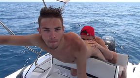 pillonage en d un petit cul serre et imberbe par la bite d un marin b. - lifeguard - scene 4