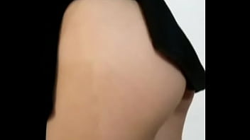Mi Esposa En Faldita ense&ntilde_ando su tanga