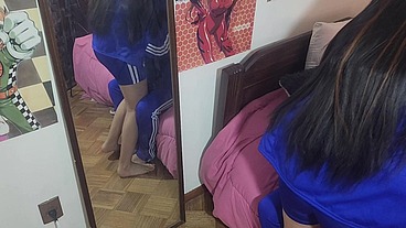 HOY NO QUIERO IR A CLASE!! Quiero DETONAR! Le Hago El Amor A Mi Compañera De Clase Frente Al Espejo!! Que RICO CULO TIENE!! POV - ("XVIDEOS RED" VERSION)