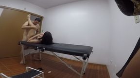 dei pro enfermeiro na maca do consultorio
