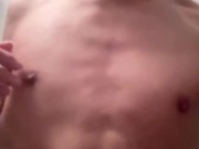 個人撮影 ドМ細め男子がドアップでイクところ見て 4回ぴゅっぴゅ 風呂 変態 童貞 素人 顔出し