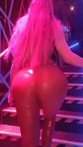 Tranny in club table dance sex anal with body   Clip 1
