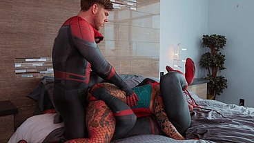 TWO SPIDERMAN VS. TATTOOED BABE MANDI CAT