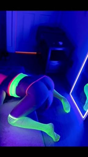 I dress like a dirty rave slut while rolling and play with anal toys in the mirror