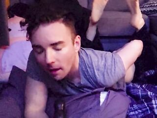 giving pose oral sex