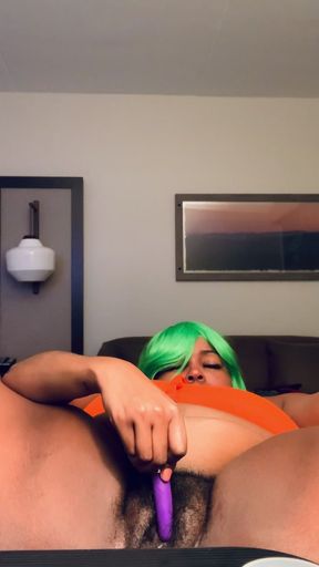 2 big hairy lips and a lil purple thing   Clip 1