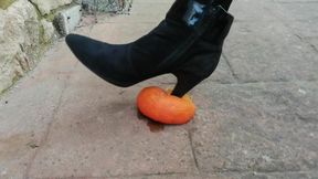 Today it's time to crush my slave so much, a fruit