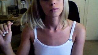 Kylie teases cam into point of view selfie session