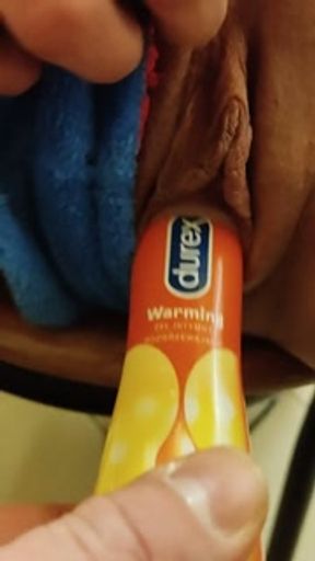 My boyfriend use long bottle to doing me good orgasm