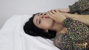 Venus and Carol in Goddesses Foot Worship