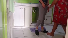 Me Follo A Mi Madrastra Mientras Se Queda Atorada En Cocina Y La Grabo Para Tenerlo De Recuerdo Que Buena Cogida Papa 20 Min