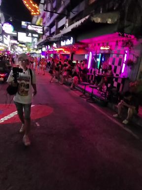 Pattaya Soi 6 🇹🇭 | Thailand Nightlife Walk

A walk through the famous Soi 6 in Pattaya, one of Thailand’s most vibrant nightlife streets. Bright lights, lively bars, beautiful scenery, and the unique