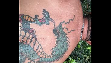 ENCONTREI UM MORADOR DE RUA TOMANDO BANHO NA CACHOEIRA E MAMEI O GRANDE PAU DELE