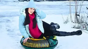 Amelia Ost makes her Freezing Fingers all Warm and Moist at Perfect18