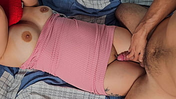 Primeira rela&ccedil_&atilde_o sexual virgem, dei um mimo para namorada ganhei sua bucetinha virgem!