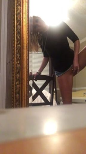 Amateur blonde milf grinding