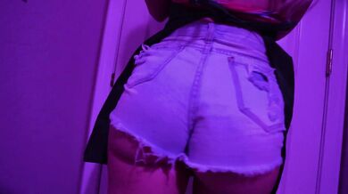 STARBUCKS BIMBO EMPLOYEE Gets FUCKED DURING SHIFT