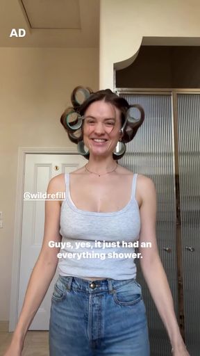 Aussie celeb strips down for a surprise