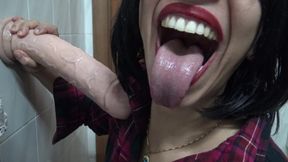 Brunette Babe In Francaise Gros Seins Parle Cru Gros Bite Dans La Bouche