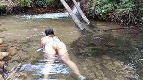companero de trabajo pone a mamar verga a valery por exhibir su culo y sus tetas en el rio