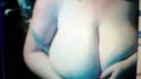Pale skin webcam mommy fondles her ginormous H cup boobs  for me