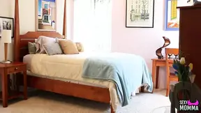 Ashlyn's Step Mom Eats Her Twat!