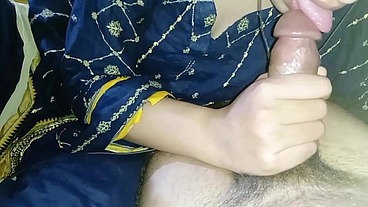 Desi Muslim bhabhi Suck cum in mouth Desi bhabhi DEVAR hot sex sex with hot bhabhi hot chudai