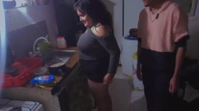 Pelea de almohadas con un viejo amigo después de unos tragos SUB ESPAÑOL E INGLES