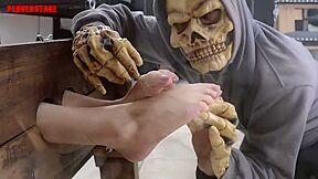 Sugar Skull Tickling 720p