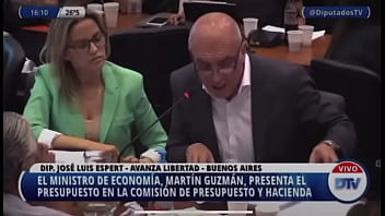 Pelado salvaje se coje a todos en la camara de diputados