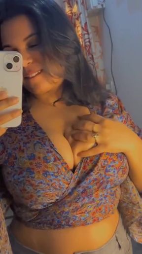 Curvy desi solo shows off her big tits