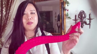 Dominatrix Mara Introduces a 22.5" Tentacle from Sinnovator  [Link in Comments]