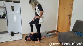 Queen Lytta Blond - Massagist Footjob Ep 2 - Lytta Makes a Sexy Massage Until He Cums on Her Feet - Foot Worship - Footjob