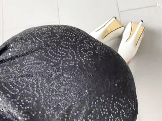 Office XMAS party leads to dick sucking & hard screwing for amateur Lollipopo68 - MyDirtyHobby