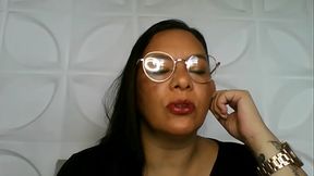 EU A DIRETORA E O FAZ TUDO DA ESCOLA