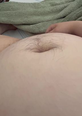 Pregnant belly on hairy ftm breeding solo