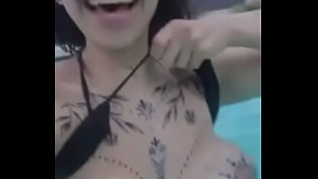 Webslut Rose shaking her saggy tits