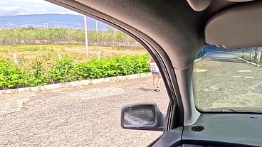 Viaje en auto termina en follada de pie con flaca cachonda