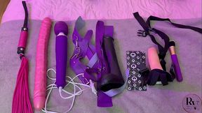 Black ebony goddess spanks and eats pussy