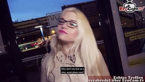 Deutsche Mollige dicke Teen Flirt auf Stra&szlig_e und dann abgeschleppt zum EroCom Date Outdoor